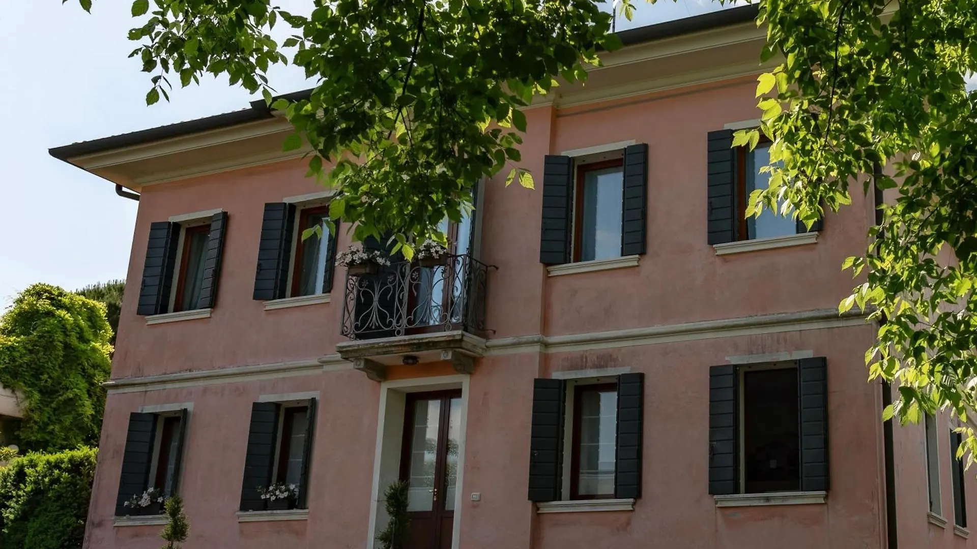 Villa Trevisi - Apartment location